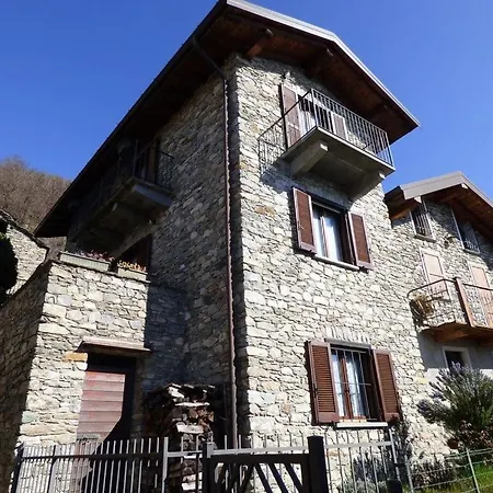 House With Stunning View Over * Montemezzo